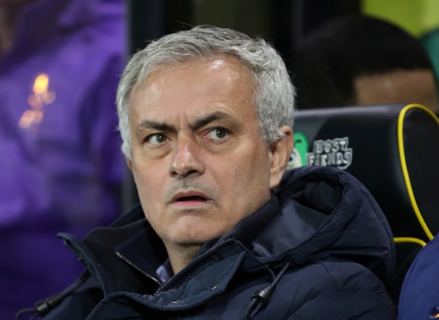 Jose Mourinho: "Duh, taktik gua ketahuan, nih". Foto: REUTERS/Chris Radburn