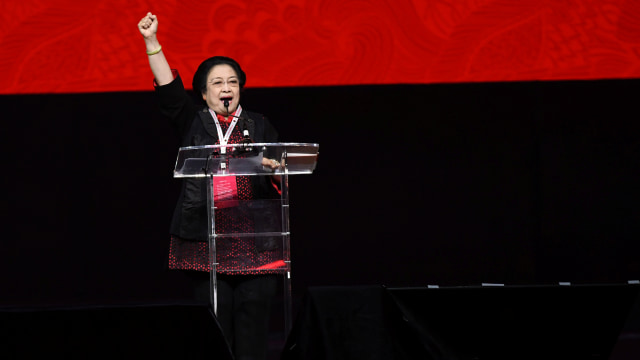 Ketua Umum PDI Perjuangan Megawati Soekarnoputri menyampaikan pidato politiknya dalam peresmian pembukaan Rapat Kerja Nasional (Rakernas) I di Jakarta. Foto: ANTARA FOTO/Aditya Pradana Putra