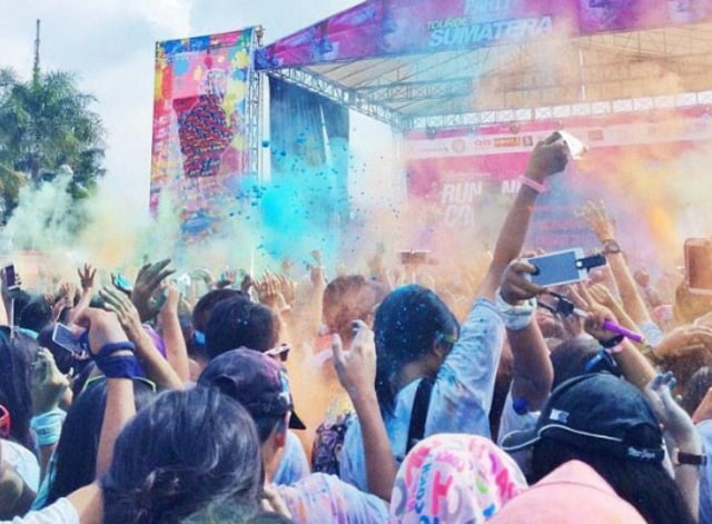 Ilustrasi even Colour Run. Foto. @plgcolorrun