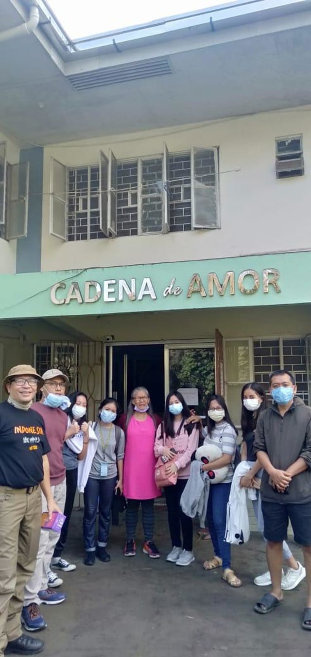 Tim perlindungan WNI sampai di dekat Gunung Taal di Filipina untuk persiapan evakuasi dan memantau situasi. Foto: Dok. KBRI Manila