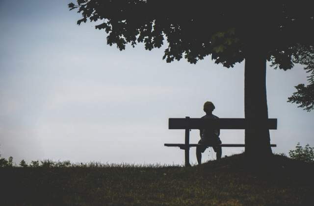 Memahami lebih dalam tipe kepribadian introvert, seorang yang sering dianggap pendiam, pemalu, dan tertutup | Photo by Pexels/Jeswin Thomas