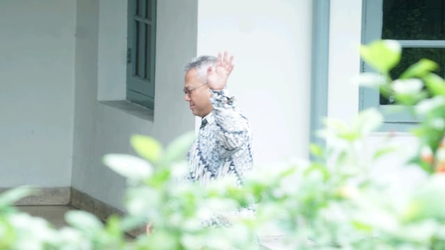 Ketua KPU, Arief Budiman menghadiri penggeledahan oleh penyidik KPK di kantor KPU, Jalam Imam Bonjol, Jakarta, Senin (13/1). Foto: Helmi Afandi Abdullah/kumparan 