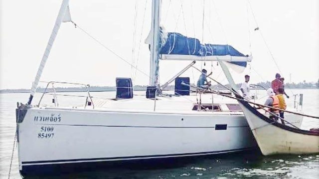 Kapal yacht yang diduga milik warga asing terdampar tanpa awak di Laut Aceh. Foto: Istimewa