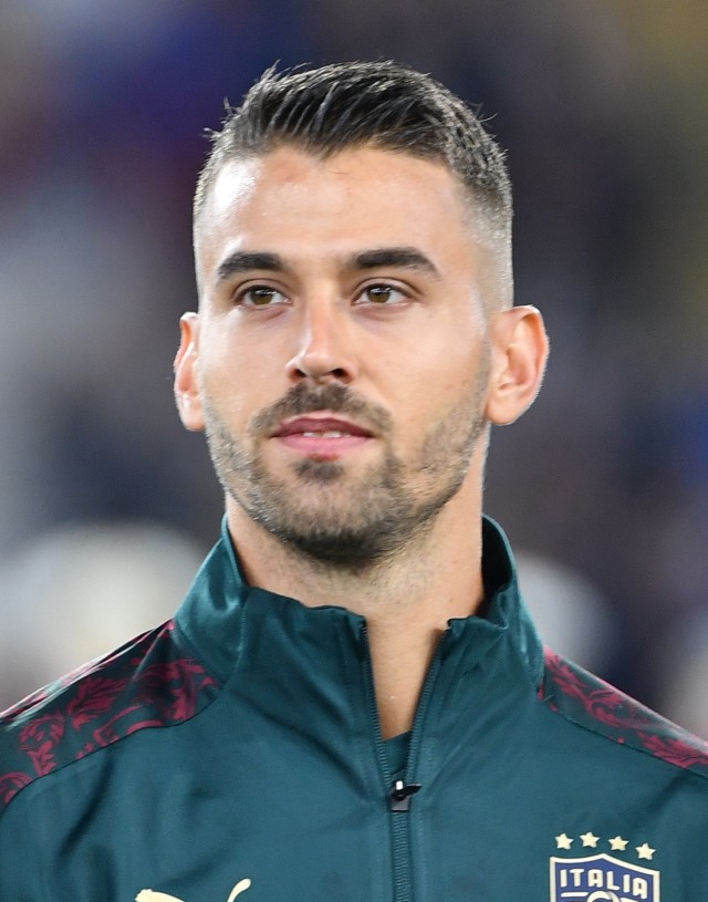 Leonardo Spinazzola bersama Timnas Italia. Foto: AFP/Alberto Pizzoli
