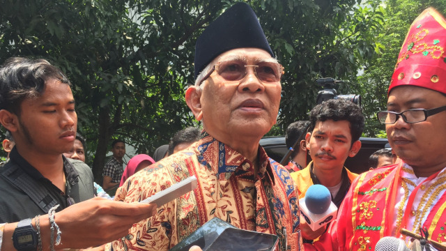 Pengasuh Pondok Pesantren Raudlatut Thalibin, Rembang Kiai Haji Ahmad Mustofa Bisri atau Gus Mus. Foto: Arfiansyah Panji Purnandaru/kumparan