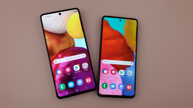Smartphone Samsung Galaxy A71 dan Galaxy A51. Foto: Jofie Yordan/kumparan