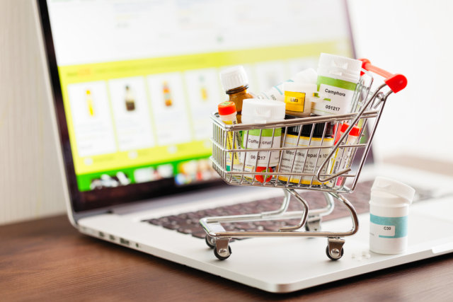 com-Produk penting yang bisa ditemukan di toko online kesehatan Foto: shutterstock
