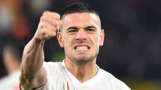 Merih Demiral, bek muda Juventus, diprediksi absen 6-7 bulan. Foto: AFP/Tiziana Fabi