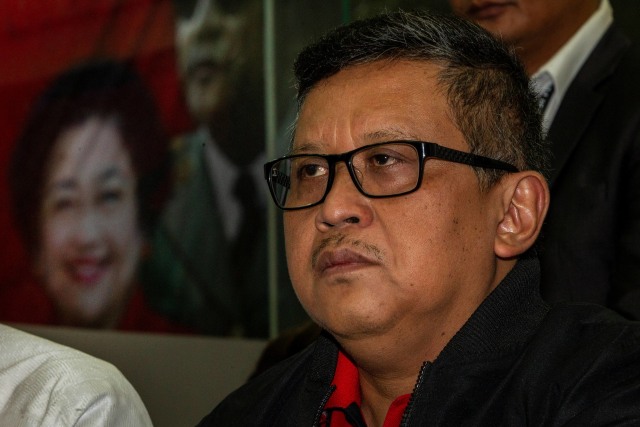 Sekjen PDIP Hasto Kristiyanto saat menyampaikan keterangan pers di kantor DPP PDIP, Jakarta, Rabu (15/1). Foto: ANTARA FOTO/Dhemas Reviyanto
