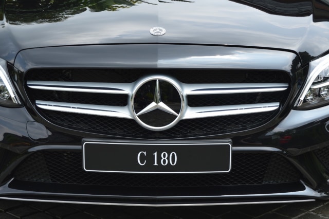 Desain grille Mercedes-Benz C-Class C180 Foto: Bagas Putra Riyadhana/kumparan