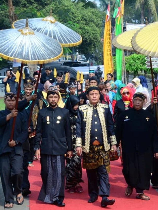 Kirab Keraton Djipang di Blora, Jawa Tengah. Foto: Facebook/Pra Arya Jjipang II