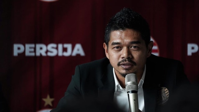 Bambang Pamungkas diperkenalkan sebagai pelatih Persija. Foto: Persija Jakarta