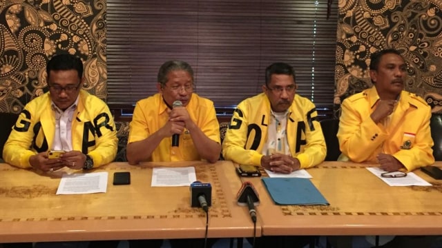 Bekas Tim Bamsoet memberikan keterangan Pers menyikapi susunan DPP Golkar 2019-2024. Foto: Rafyq Panjaitan/kumparan