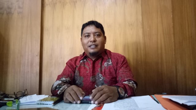 Kepala Kantor Urusan Agama (KUA) Kecamatan Ternate Selatan, Ternate, Rusdi, SHi. Foto: Rajif Duchlun/cermat