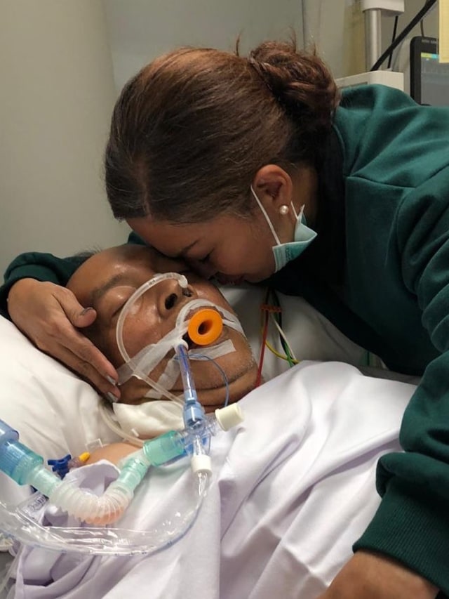 Suami Soraya Haque, Ekki Soekarno, tengah terbaring sakit. Foto: Instagram/@sorayahaque