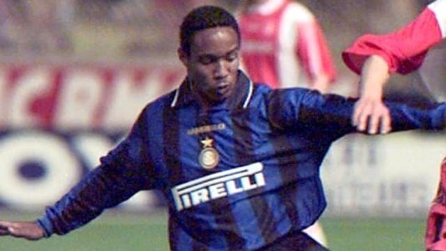 Paul Ince saat berkostum Inter Milan. Foto: AFP/PATRICK HERTZOG