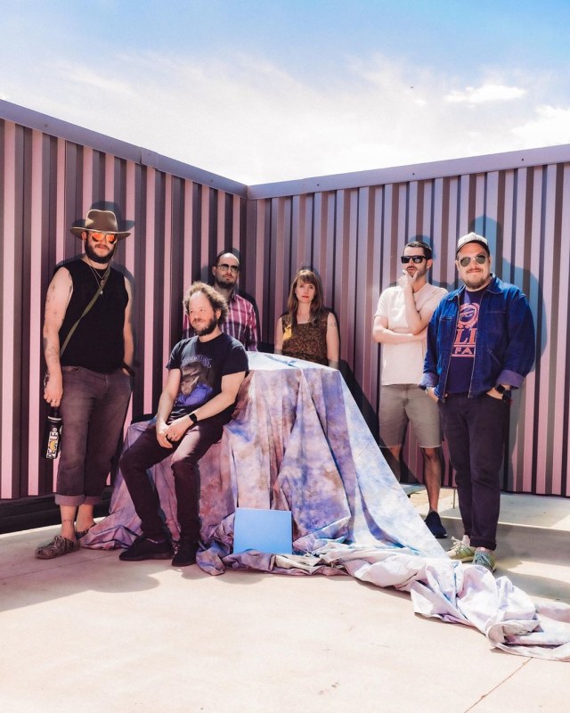 Bon Iver dok Facebook