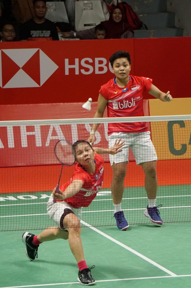Ganda putri Indonesia Apriyani Rahayu dan Greysia Polii pada pertandingan final Indonesia Mastes 2020 di Istora Senayan, Jakarta. Foto: Jamal Ramadhan/kumparan 