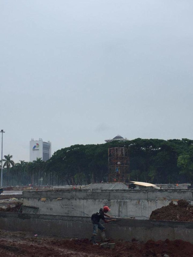 Revitalisasi kawasan Monumen Nasional. Foto: Muhammad Darisman/kumparan