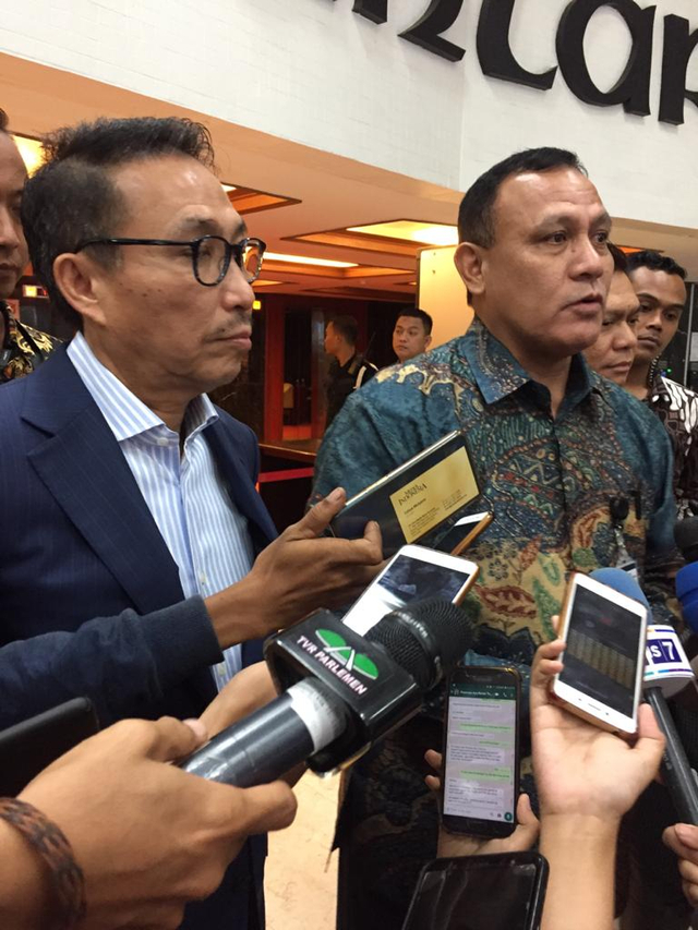 Ketua KPK Firli Bahuri dan Ketua Komisi III Herman Hery. Foto: Paulina Herasmaranindar/kumparan