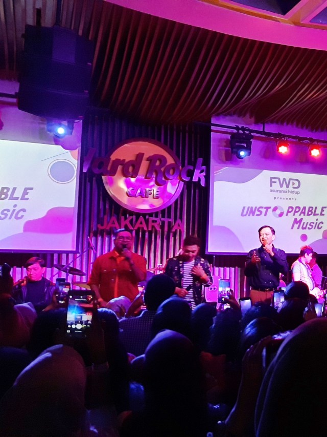 Penampilan Kahitna di Hard Rock Cafe, Jakarta, Senin (20/1/2020). Foto: Aria Pradana/kumparan