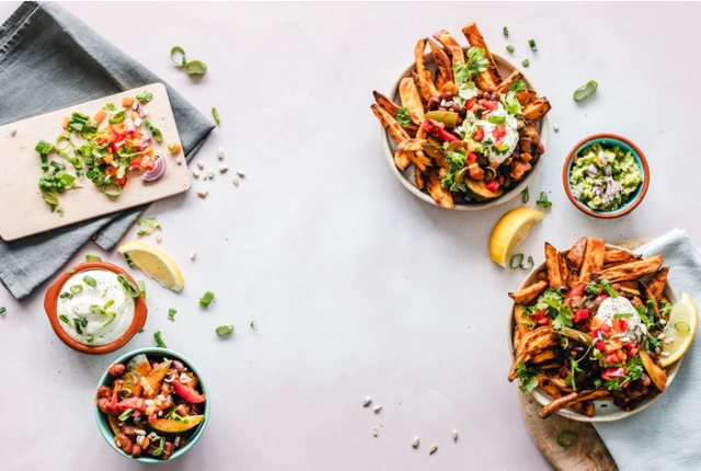 Bisnis di bidang kuliner adlah salah satu bisnis yang paling populer, lantas bagaimana agarb isa tetap bertahan dan sukses? | Photo by Pexels/Ella Olsson