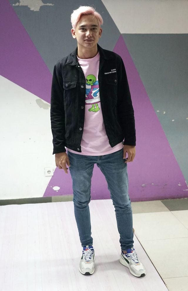 Artis Adipati Dolken saat ditemui di Kawasan Tendean, Jakarta, Senin, (20/1). Foto: Ronny