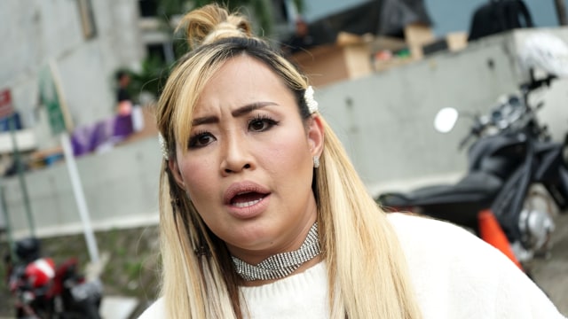 Penyanyi Pinkan Mambo saat ditemui di kawasan Kapten Tendean, Jakarta, Rabu, (22/10/2020).
 Foto: Ronny