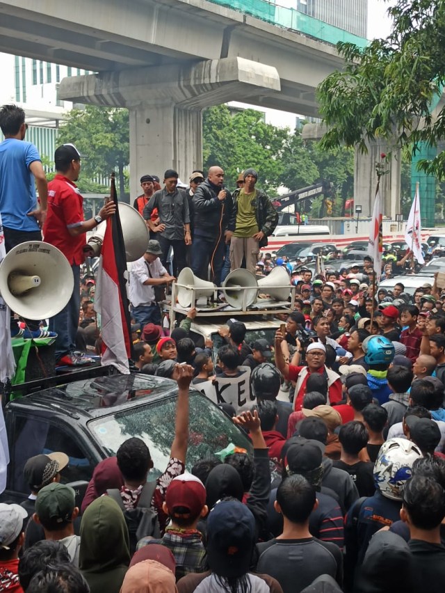 Massa Tanjung Priok saat orasi di Rasuna Said, Jakarta Selatan, Rabu (22/1).
 Foto: Helmi Afandi Abdullah/kumparan