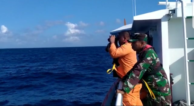 Upaya pencarian KM Panji Saputra (Foto: dok. ambonnesia)