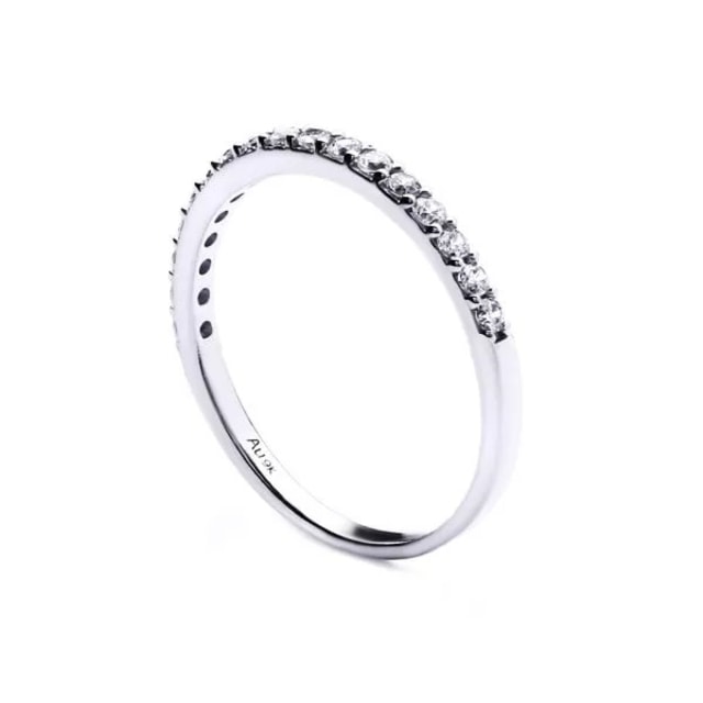 Photo Credit : whiszliz.com