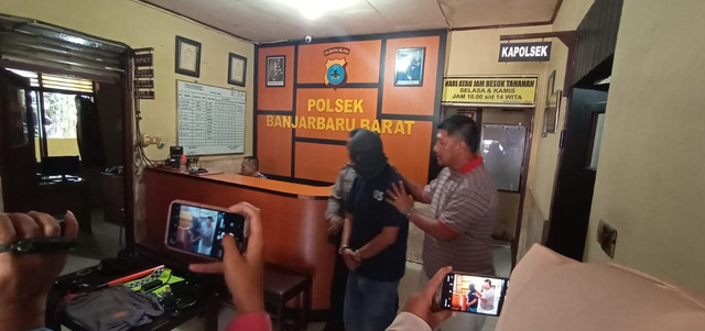 Budi diamankan di Polsek Banjarbaru Barat. istimewa
