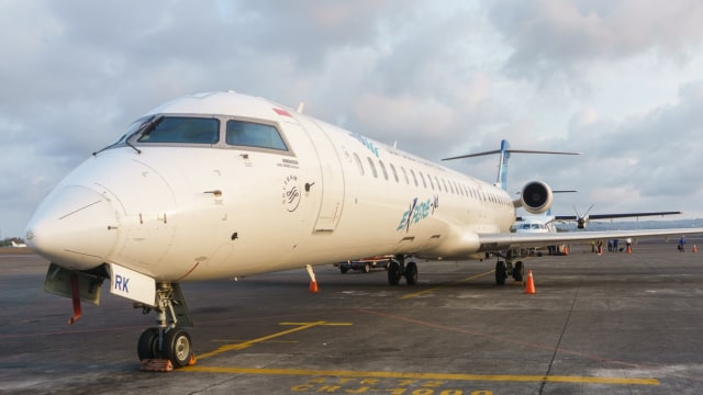 Pesawat Garuda Bombardier CRJ 1000 NG. Foto: Shutter Stock