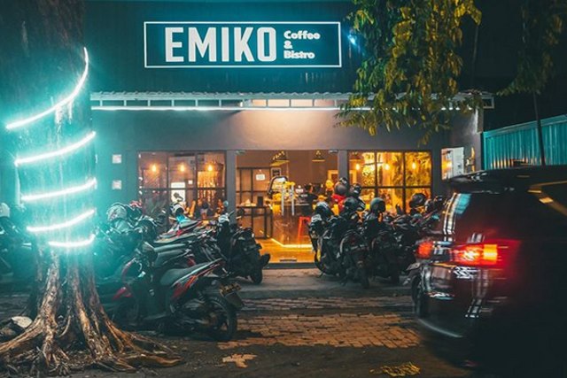 Rekomendasi kafe hits di Sidoarjo yang wajib dikunjungi | Photo by Instagram/@emikocoffeebar