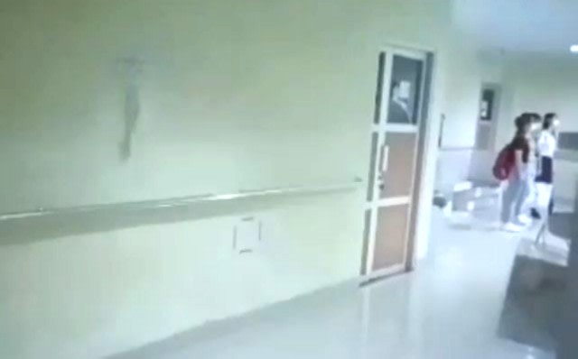 Baru pulang dari China, pasien rujukan dari salah satu rumah sakit swasta terbesar di Jambi alami gejala flu dan demam. Foto: Bahara Jati