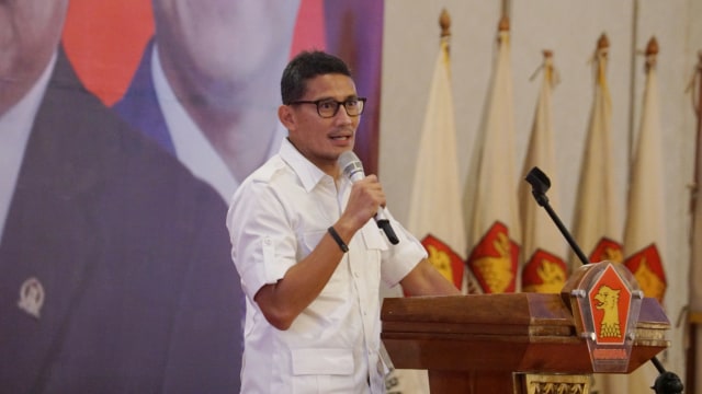 Wakil Ketua Dewan Pembina Partai Gerindra Sandiaga Uno memberikan ambutan pada Rakerda Partai Gerindra di Grand Sahid Jaya Hotel, Jakarta, Minggu (26/1).  Foto: Helmi Afandi Abdullah/kumparan 