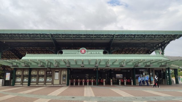 Disneyland resort Hong Kong Stasion tanpa pengunjung Foto: Aria Sankhyaadi/kumparan