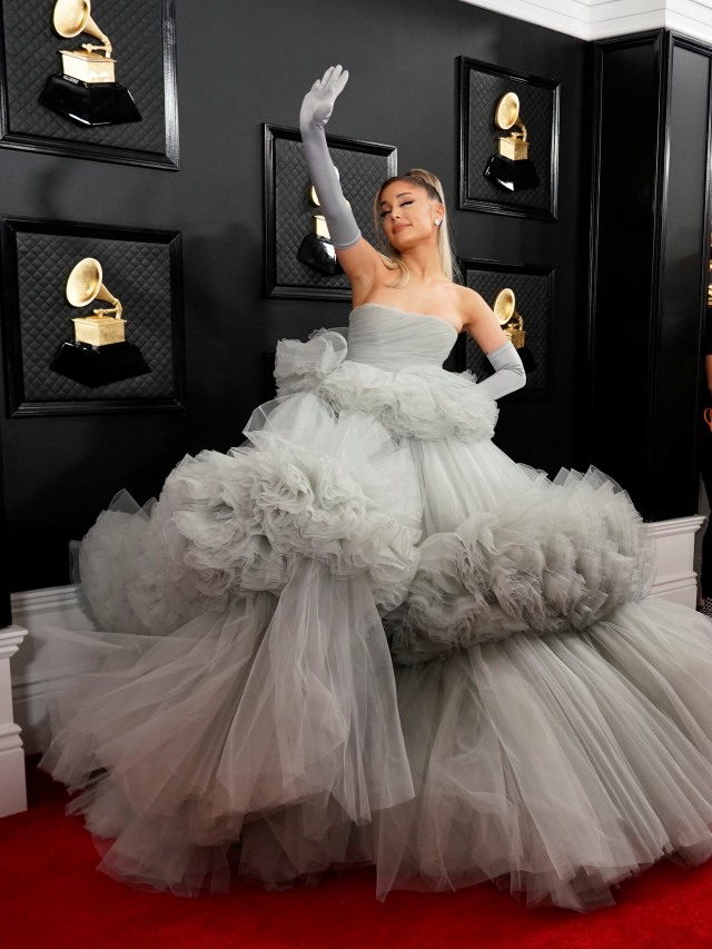 Ariana Grande di ajang Grammy Awards Ke-62 di Los Angeles, California. Foto: REUTERS/Mike Blake