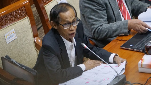 Dewan Pengawas KPK, Artidjo Alkostar pada Rapat Dengar Pendapat dengan Komisi III DPR dan KPK,Senin (27/1). Foto: Fanny Kusumawardhani/kumparan