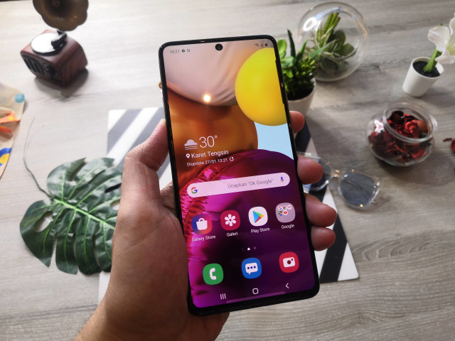 Samsung Galaxy A71. Foto: Bianda Ludwianto/kumparan