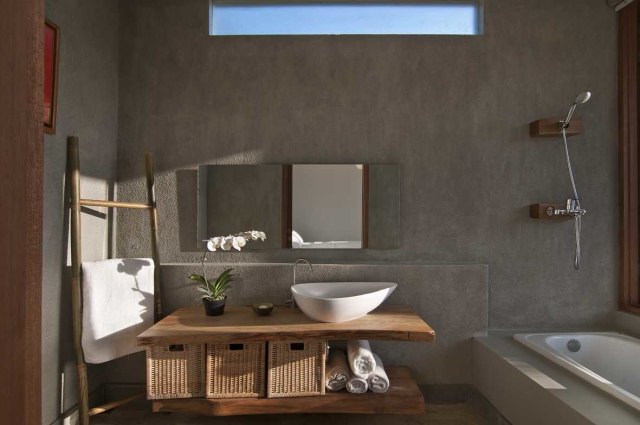 Kamar mandi karya Erwin Kusuma, via: arsitag.com