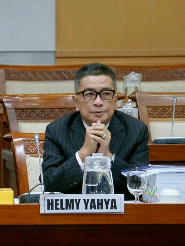 Mantan direktur utama TVRI Helmy Yahya saat Rapat Dengar Pendapat dengan Komisi I DPR RI, terkait pemecatan dirinya, Selasa (28/1).
 Foto: Helmi Afandi/kumparan