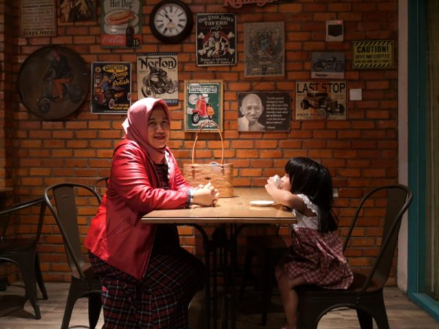 Nurul Karti, womanpreneur asal Samarinda yang memiliki beragam bisnis, mulai dari barber shop hingga villa di Bali | Photo by Karja/Risky