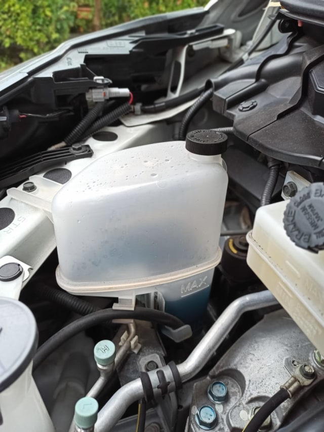 Tabung Reservoir Radiator Foto: Muhammad Ikbal