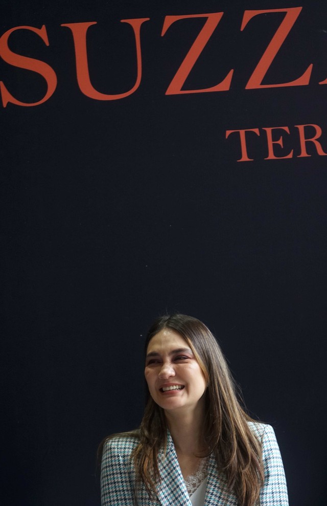 Artis Luna Maya saat hadir di konferensi pers poster film Suzanna Santet di kawasan Wahid Hasyim, Jakarta, Kamis, (30/1/2020). Foto: Dok. Ronny