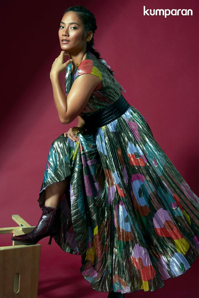 Tara Basro untuk Women on Top. Foto: Norman Fideli. Stylist: Anantama Putra, Makeup: Michael Aji. Pro Artist Estee Lauder, Hairdo: Nik Alex by The Parlour. Busana: Kate Spade. Sepatu: Topshop. Anting: Alenka & Margo. Cincin: Tulola.