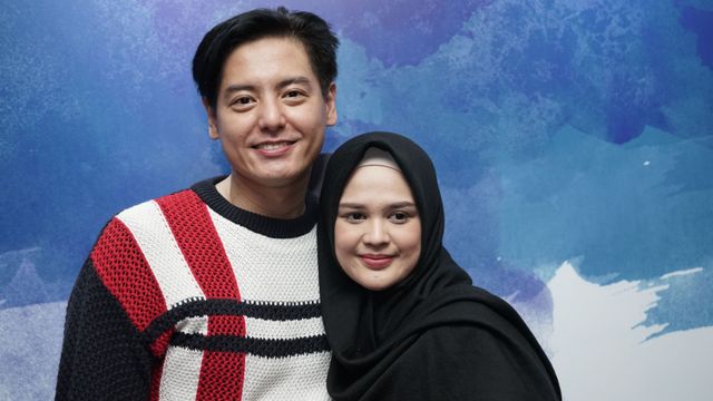 Pasangan Artis Roger Danuarta dan Cut Meyriska. Foto: Ronny