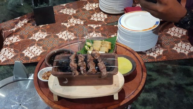 Sajian sate klatak dari Novotel Hotels & Resorts Yogyakarta. Foto: Birgita.