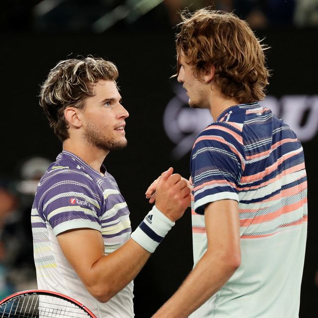 Dominic Thiem dari Austria dan Alexander Zverev dari Jerman pada pertandingan Australian Open. Foto:  REUTERS/Kim Hong-Ji