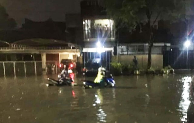 Rendaman air di Jalan Musi, Surabaya